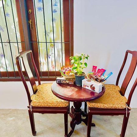 Sea Breeze Guest House נגומבו מראה חיצוני תמונה