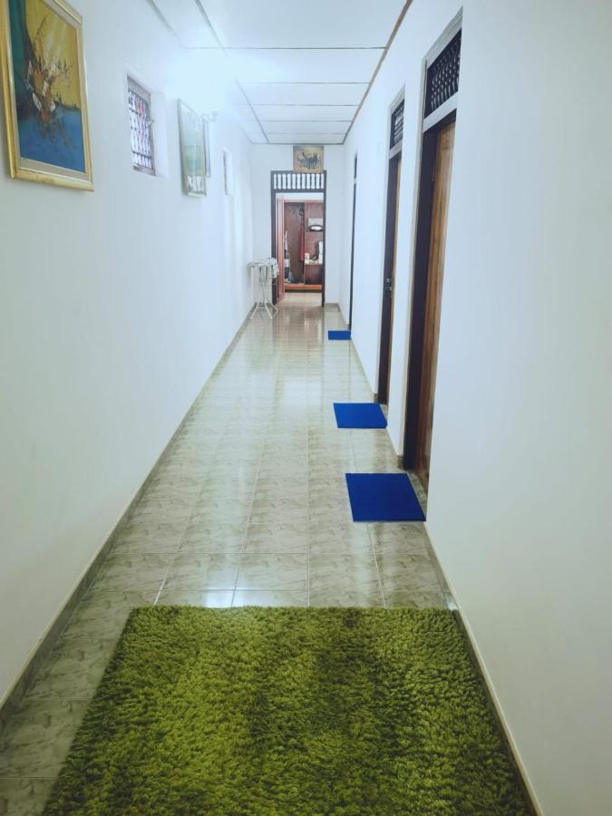 Sea Breeze Guest House נגומבו מראה חיצוני תמונה