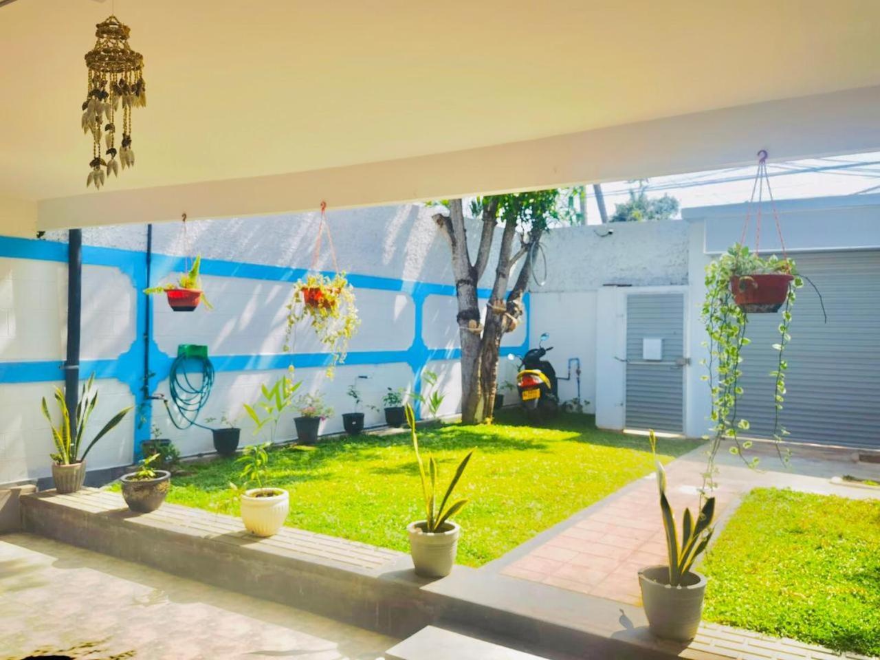 Sea Breeze Guest House נגומבו מראה חיצוני תמונה