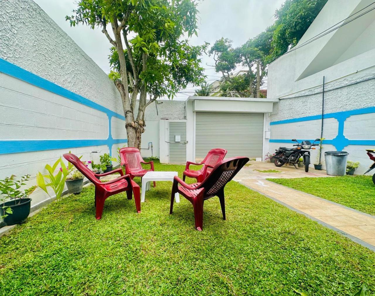 Sea Breeze Guest House נגומבו מראה חיצוני תמונה