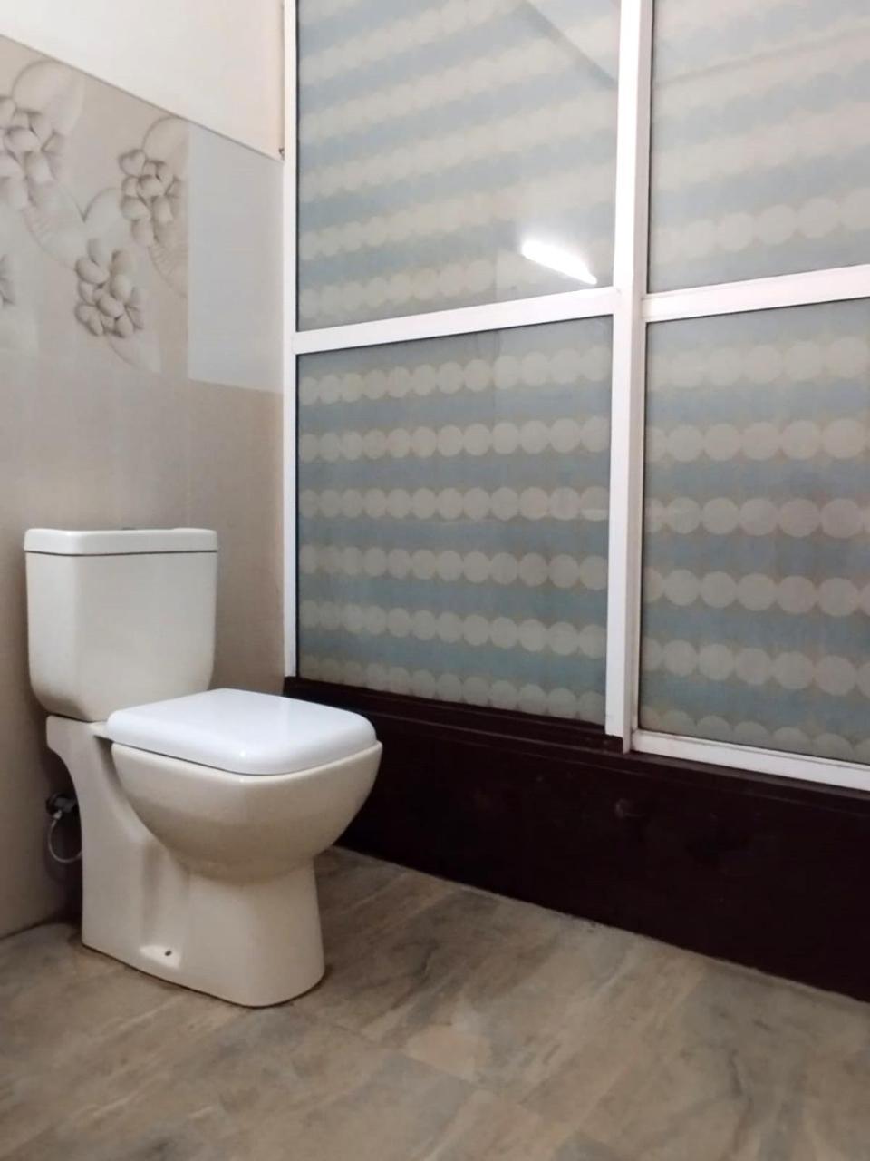 Sea Breeze Guest House נגומבו מראה חיצוני תמונה