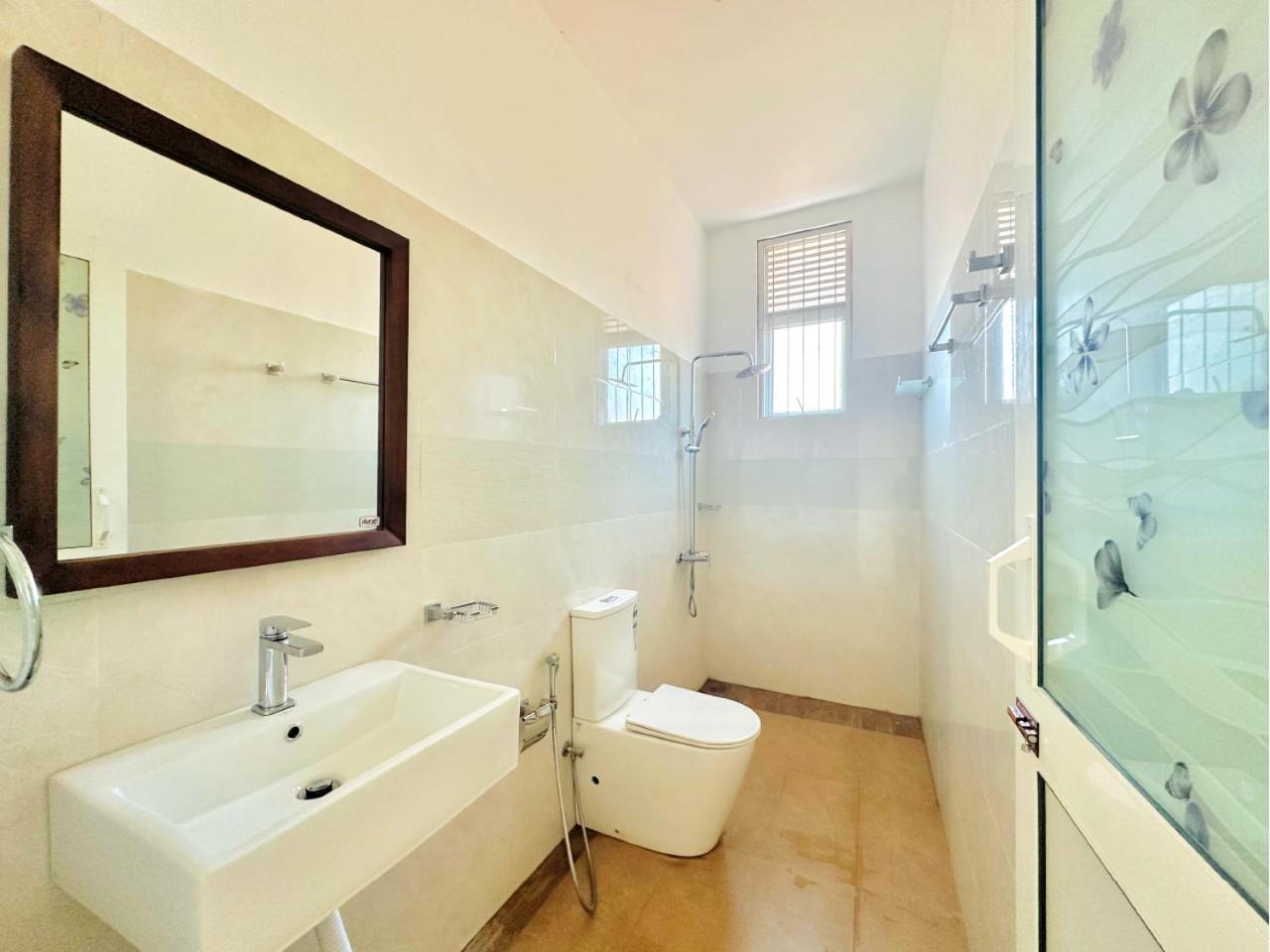 Sea Breeze Guest House נגומבו מראה חיצוני תמונה