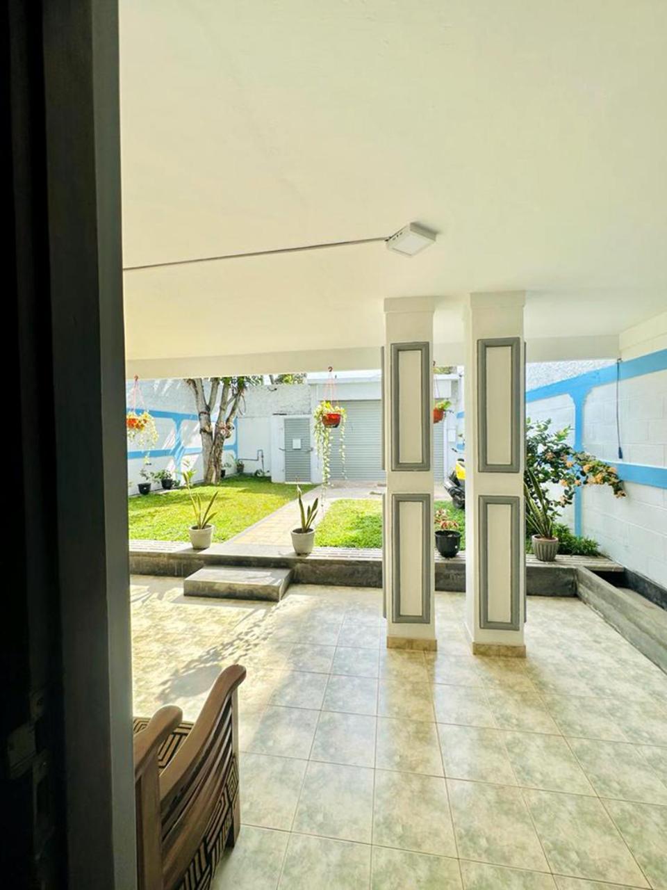 Sea Breeze Guest House נגומבו מראה חיצוני תמונה