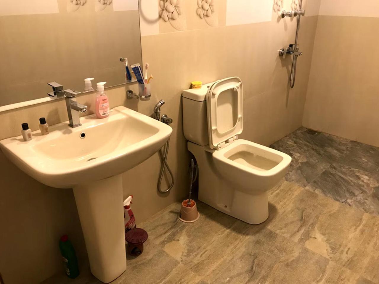 Sea Breeze Guest House נגומבו מראה חיצוני תמונה