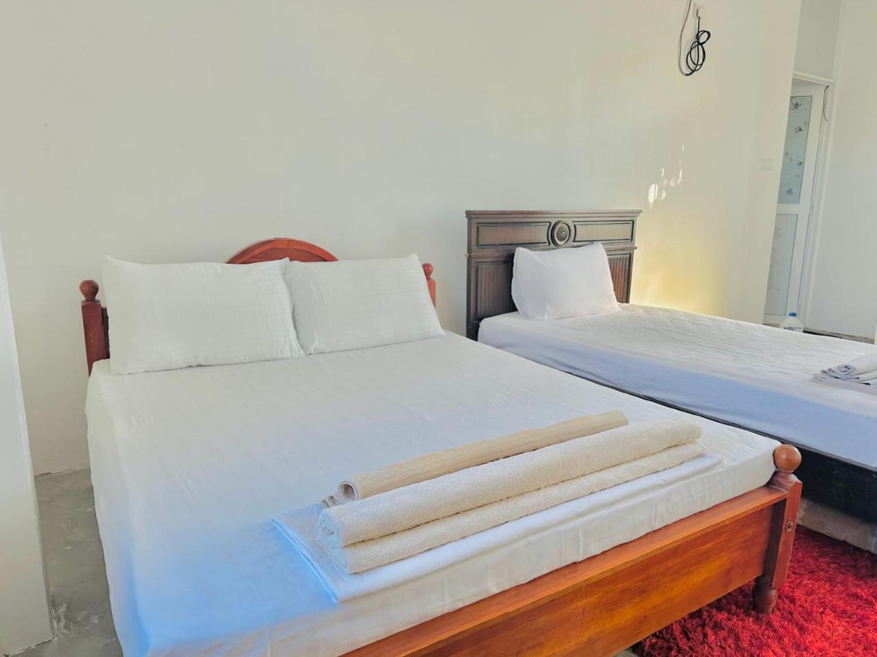 Sea Breeze Guest House נגומבו מראה חיצוני תמונה