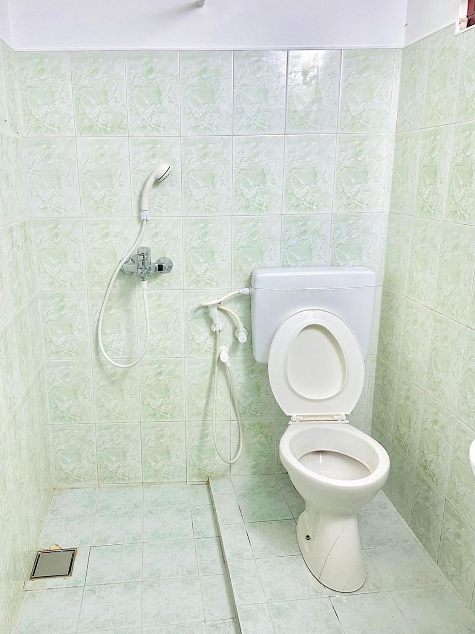 Sea Breeze Guest House נגומבו מראה חיצוני תמונה
