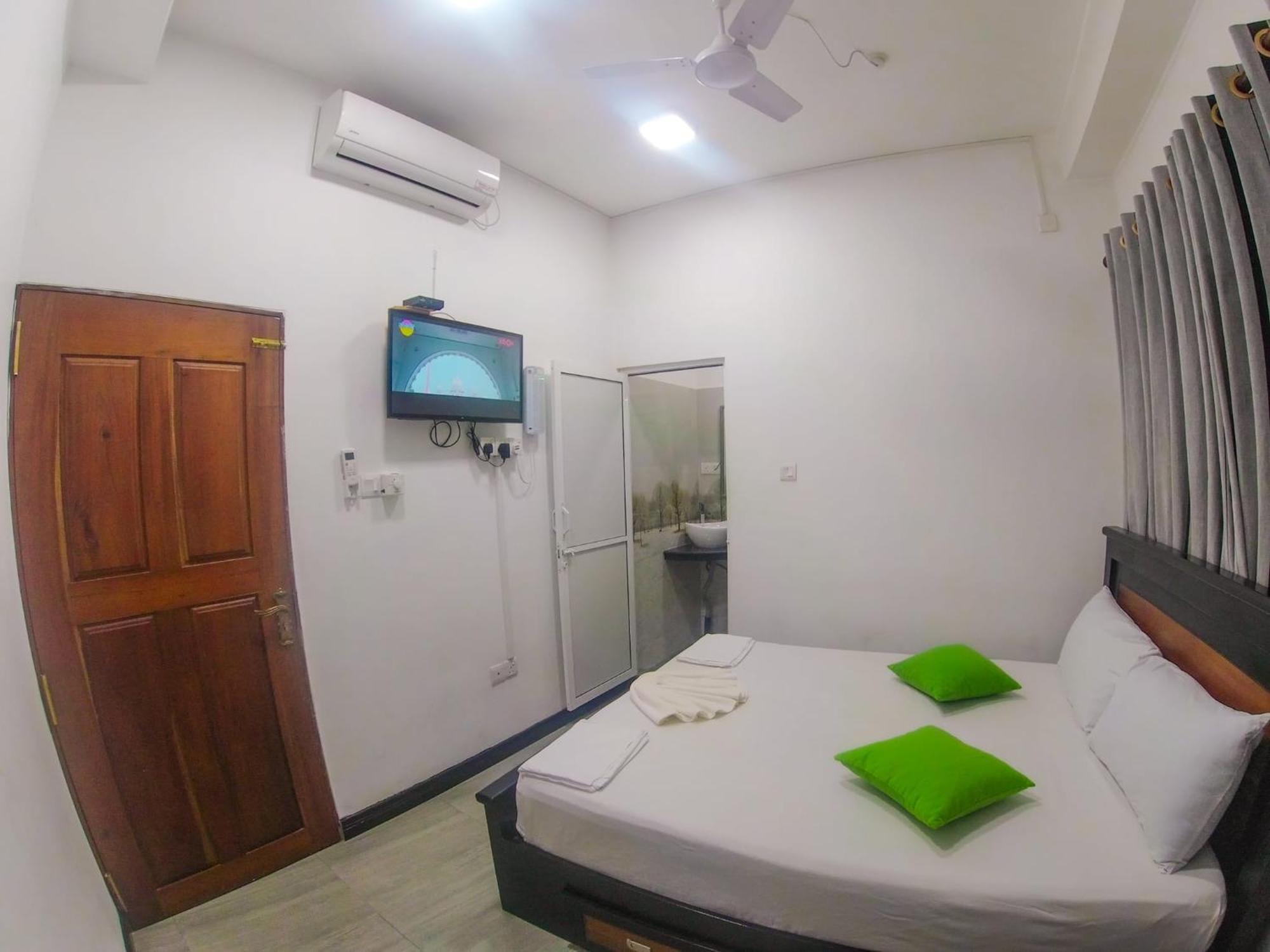 Sea Breeze Guest House נגומבו חדר תמונה